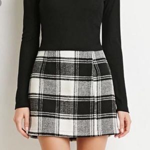 Black and white plaid skirt forever 21